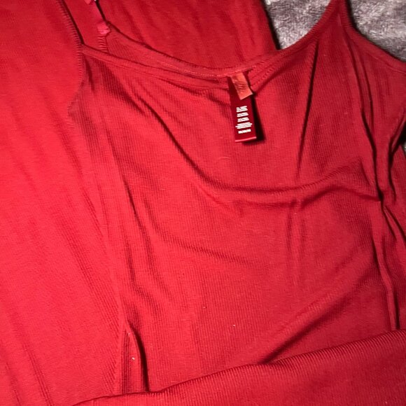 SKIMS SOFT LOUNGE LONG SLIP BRICK RED - Picture 3 of 3